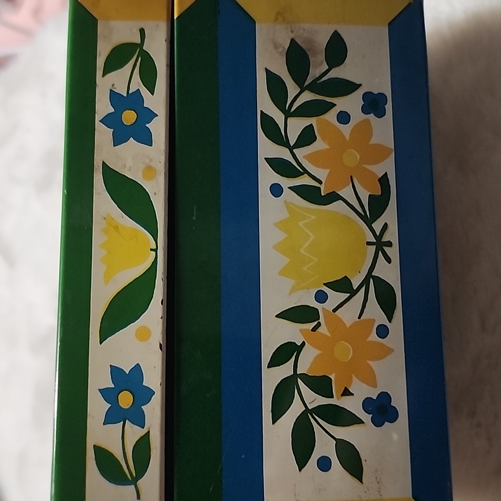 Floral Decorative Metal Box with Blue and Yellow Design RECIPE BOX. VINTAGE. - Picture 5 of 7